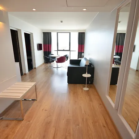 홀리데이 인 토이손 도르 호텔