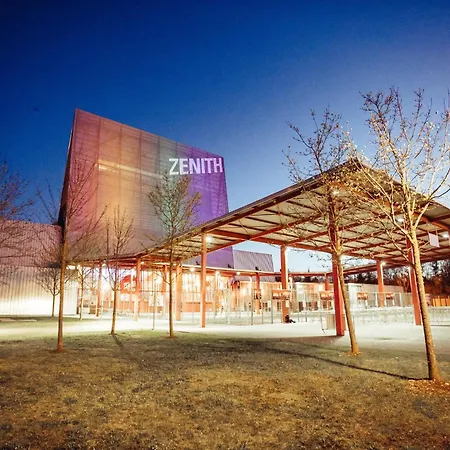 홀리데이 인 토이손 도르 호텔 4*