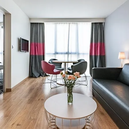 호텔 홀리데이 인 토이손 도르 디종