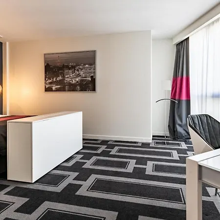 Otel Toison D'or By Ihg 4*