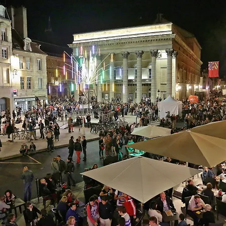 홀리데이 인 토이손 도르 호텔