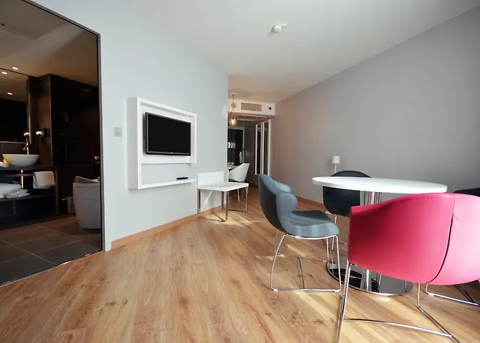 第戎托森多尔假日酒店 第戎