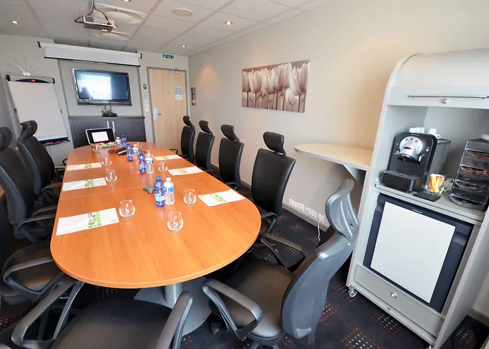 酒店 第戎托森多尔假日酒店 4*